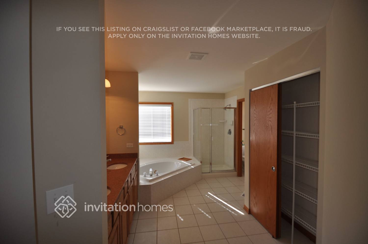 Building Photo - 21453 English Dr