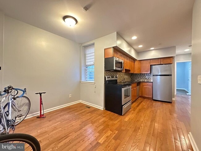 Building Photo - 1835 N Bouvier St