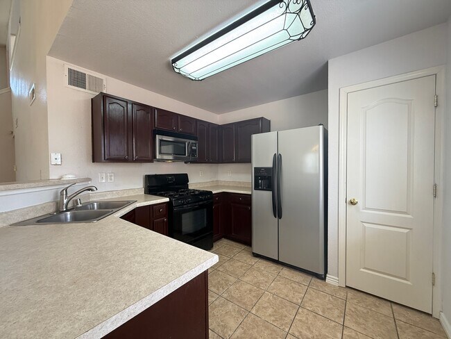 Building Photo - 14057 Tierra Delfin Dr
