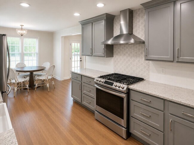 Building Photo - 6680 Corsica Dr