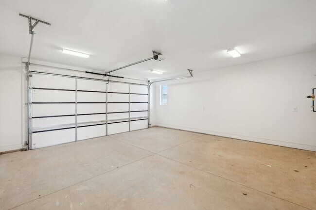 Building Photo - 1019 12th Ave N