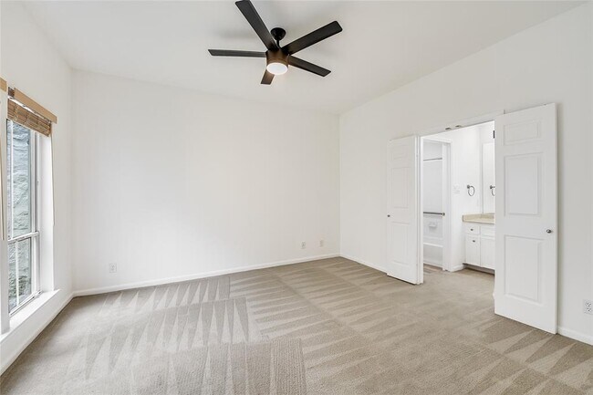 Building Photo - 415 Towne Park Trail