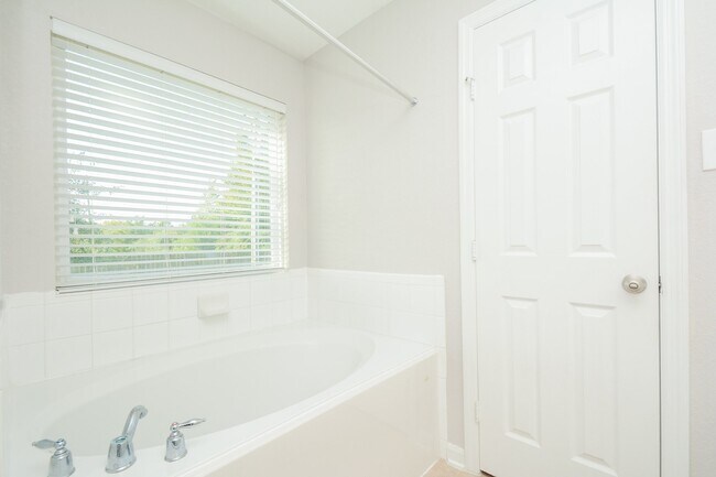 Building Photo - 21811 Black Mountain Way