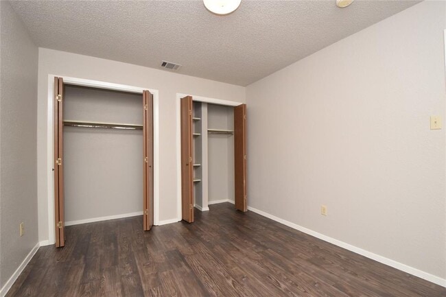 Building Photo - 12309 Dellrey Dr