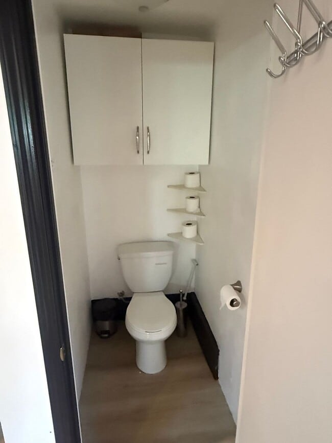 Building Photo - 4106 Walnut St