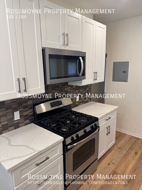 Building Photo - 747 S Chevy Chase Dr