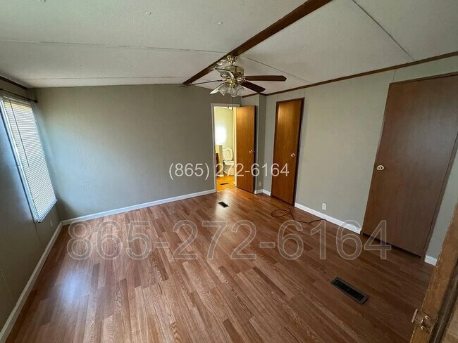 Building Photo - 8413 Oak Ridge Hwy