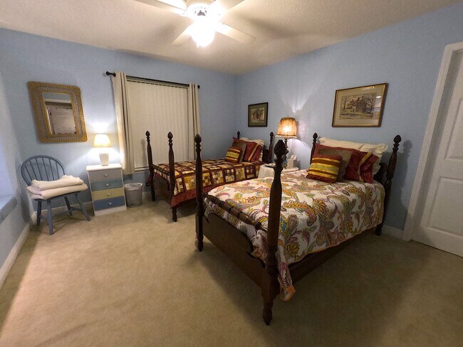 Building Photo - 998 Fay Dr