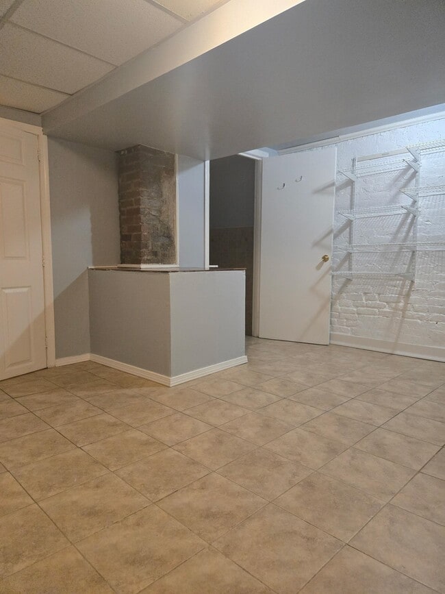 Building Photo - 45A Van Reypen St