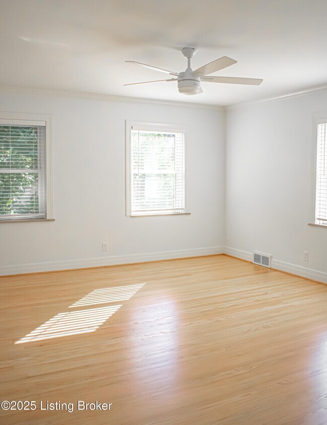 Building Photo - 2725 Brownsboro Rd