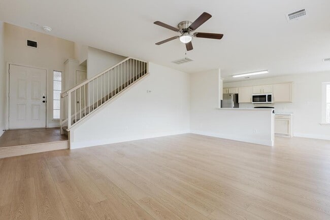 Building Photo - 1229 Vincent Pl