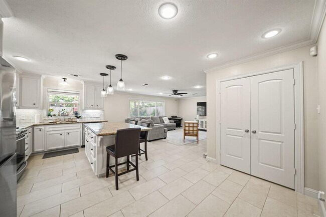 Building Photo - 5427 Stillbrooke Dr