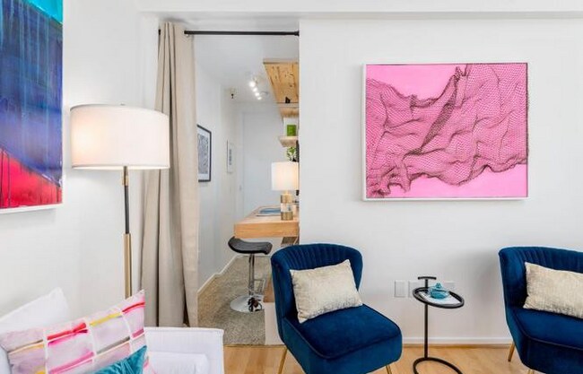 Building Photo - Situated in an excellent location of SOMA ...