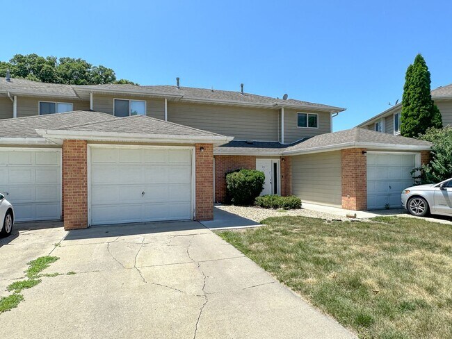 Primary Photo - 1536 Little Bluestem Ct