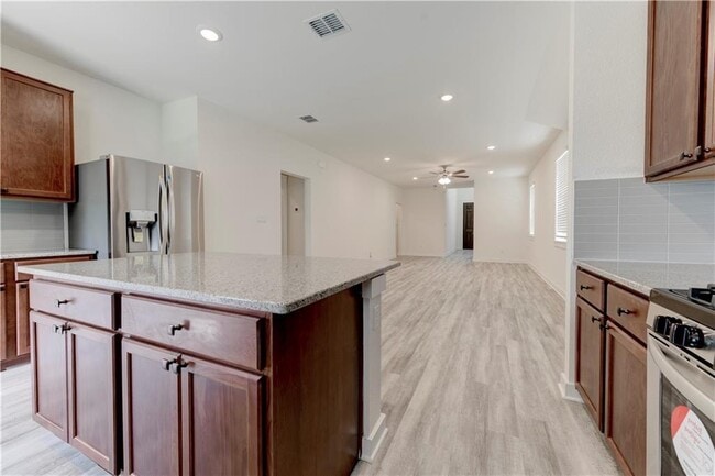 Building Photo - 1328 Kneehigh Ln