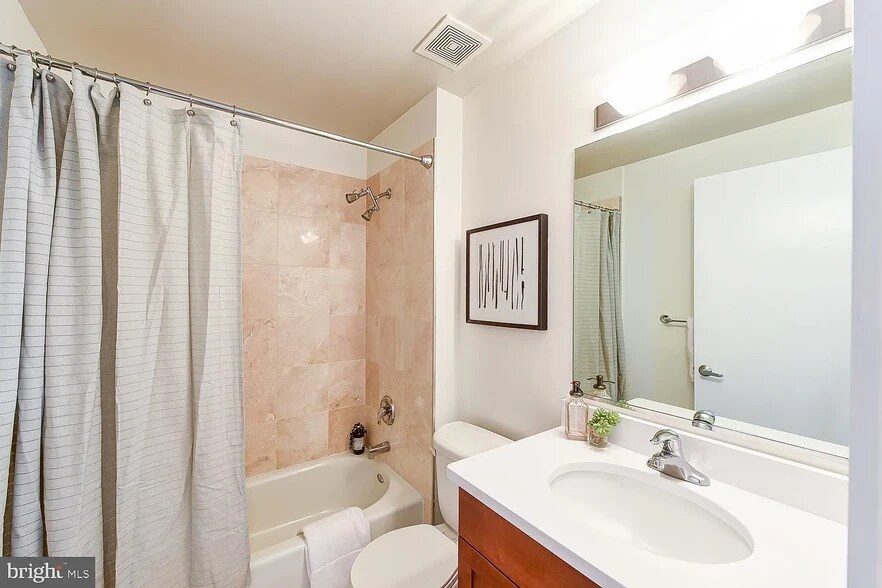 Building Photo - 1320 13th St NW