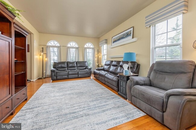 Building Photo - 10 Morning Glory Cir