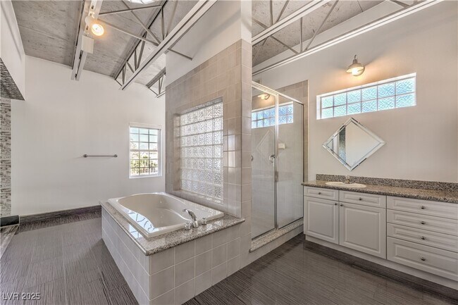 Building Photo - 5626 Deer Creek Falls Ct