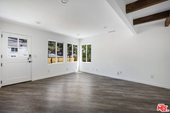 Building Photo - 1213 El Paso Dr