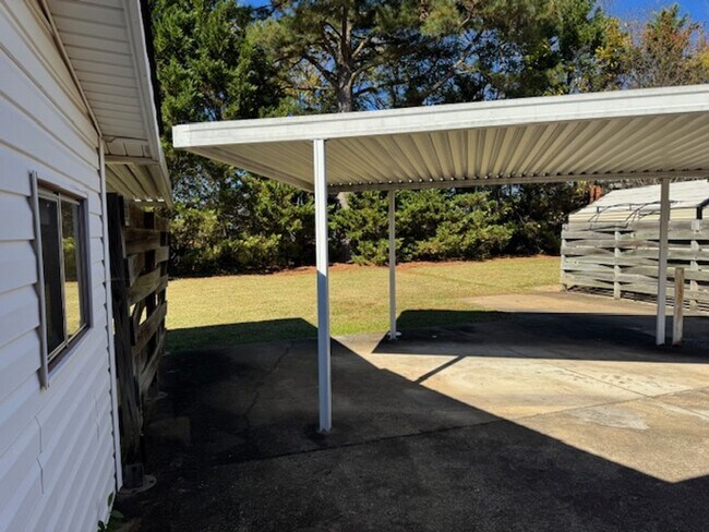 Building Photo - 218DU