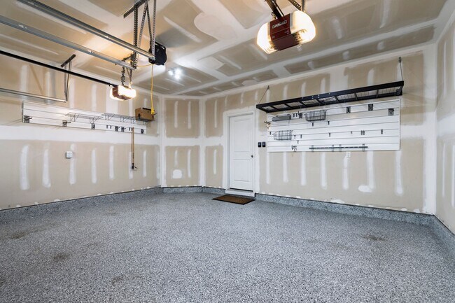 Building Photo - Charming, Well-Maintained Home in Central Morrisville!