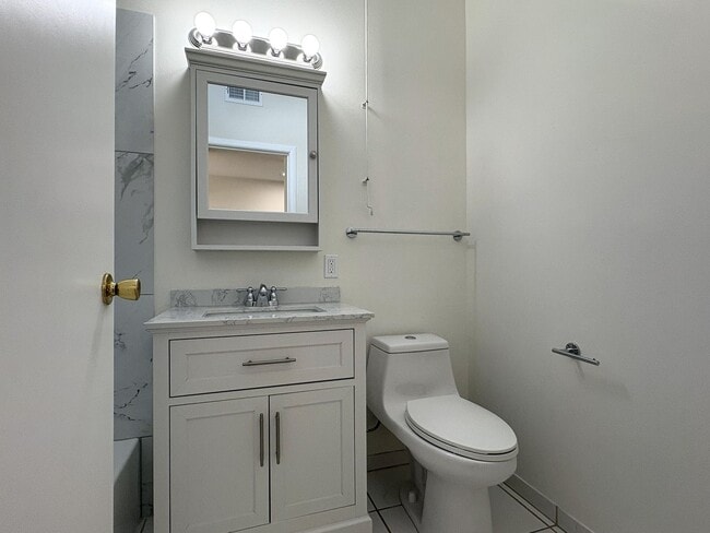 Building Photo - Charming Palo Alto Home with Beautiful Landscaping!