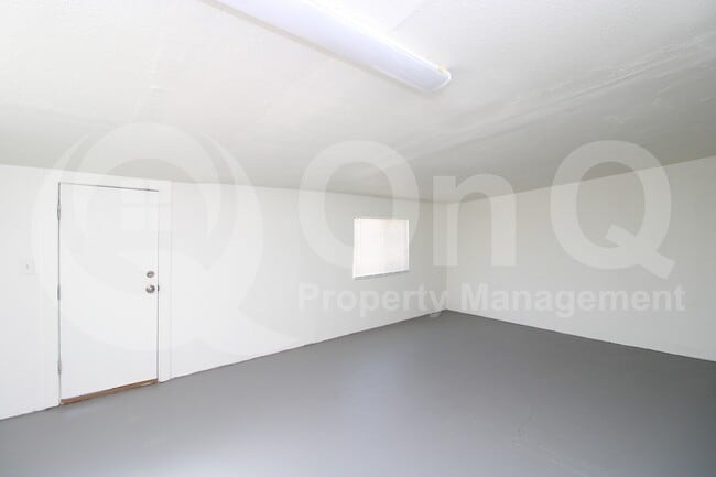 Building Photo - 2926 W McKinley St