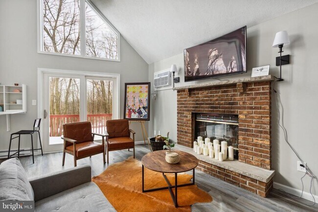 Building Photo - 20 Iowa Rd