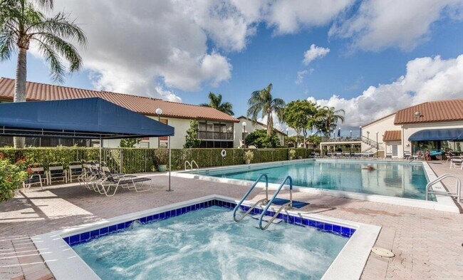 Building Photo - 10756 Bahama Palm Way