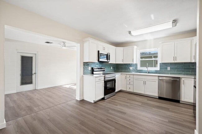 Building Photo - 662 Villa Grande Ave S