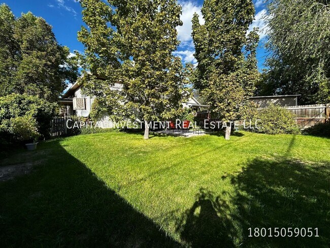 Building Photo - 1126 Crandall Ave S
