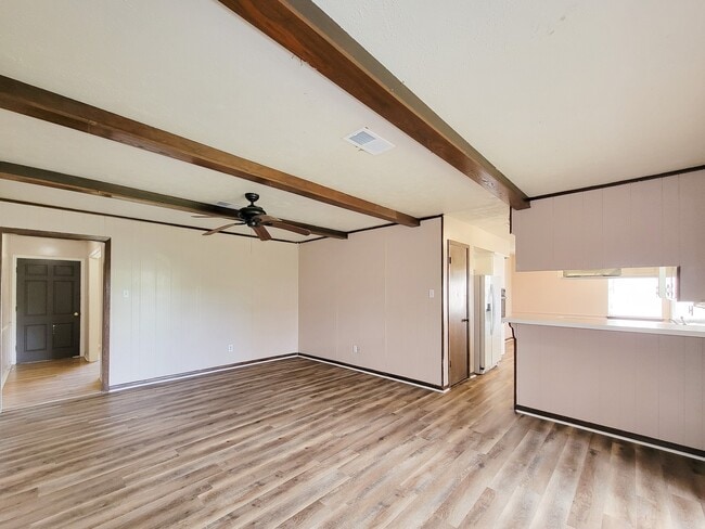 Building Photo - 2114 Yorktown Ct N