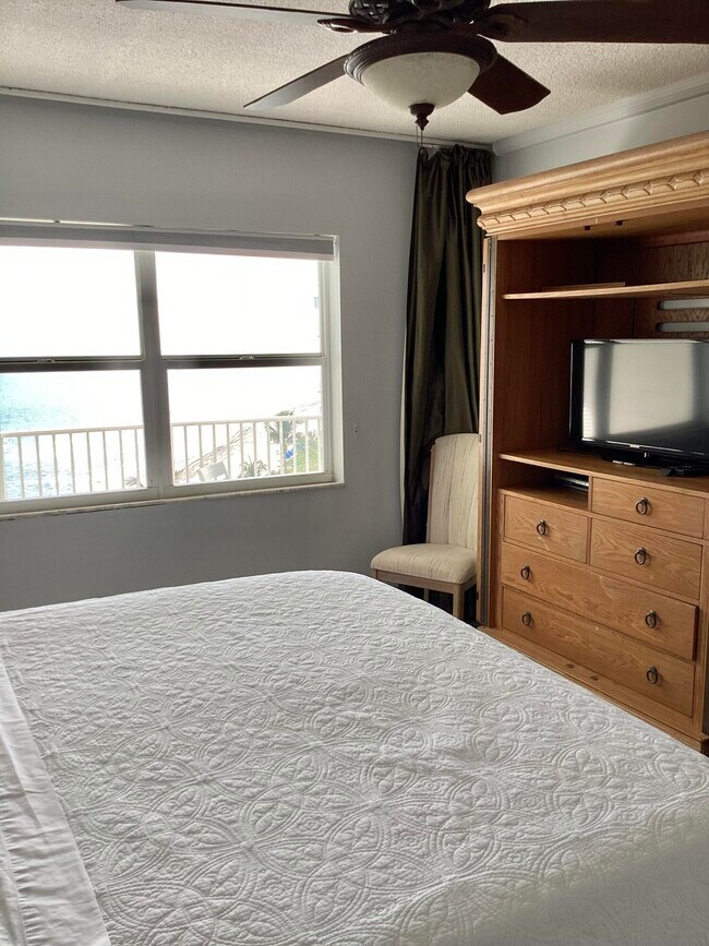 Building Photo - 3101 S Ocean Blvd