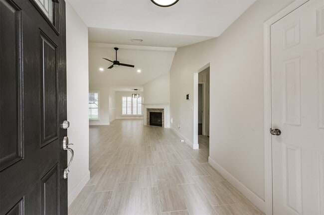 Building Photo - 9202 Bayou Bluff Dr