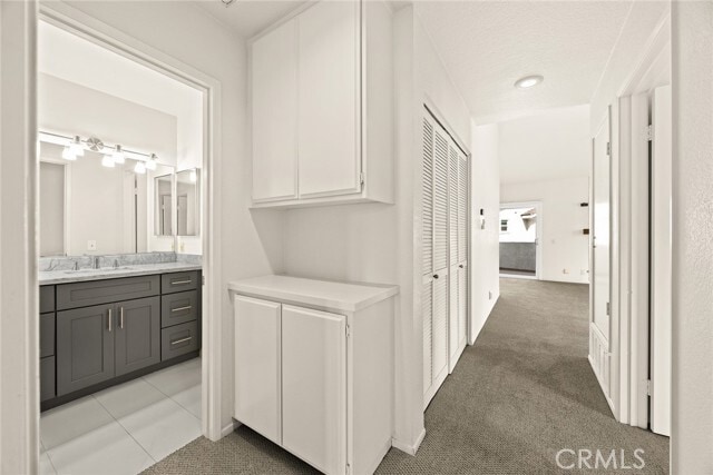 Building Photo - 549 Springbrook N
