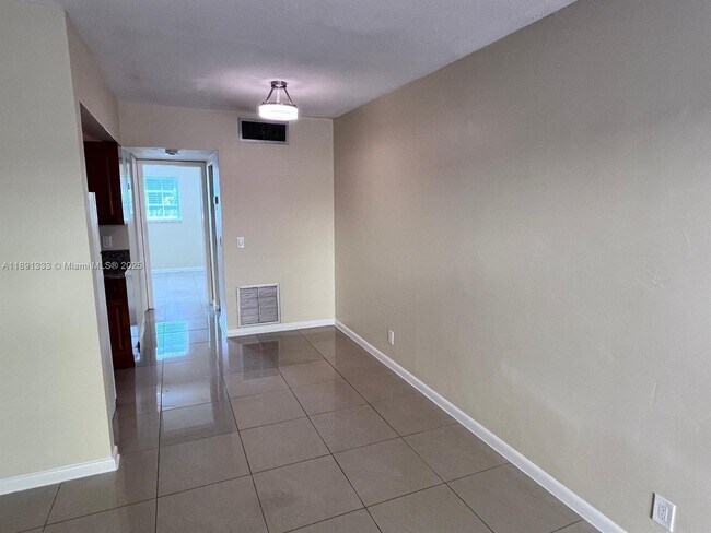 Building Photo - 432 SE 20th St