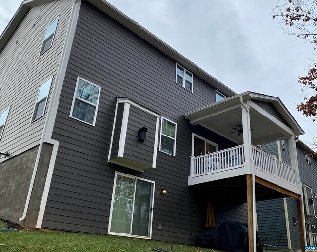 Building Photo - 3402 Steamer Dr