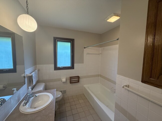 Building Photo - 276 Palomino Dr S