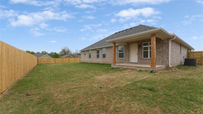 Building Photo - 26 N Banner Ave