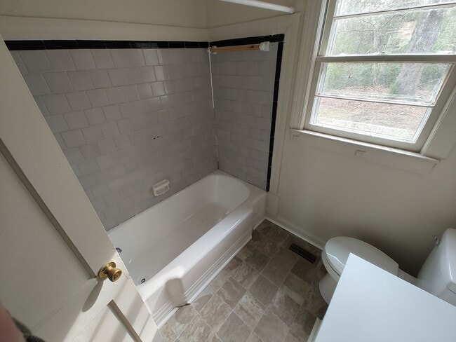 Building Photo - 509 Marcella Dr