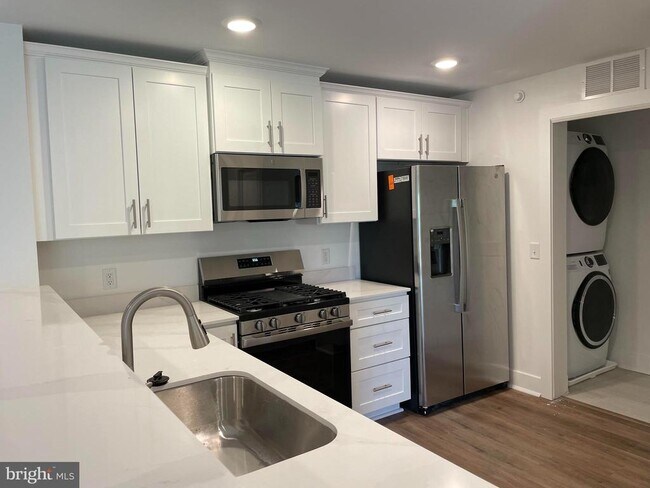 Building Photo - 5302 MARY ASHBY Way