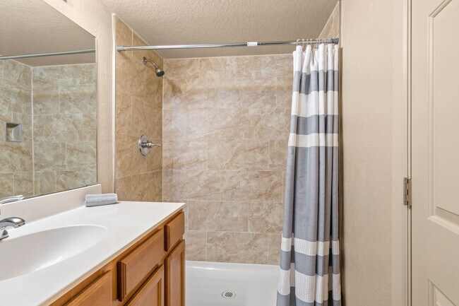 Building Photo - Furnished 3 Bedroom close to Downtown Tucson Pima West and U of A