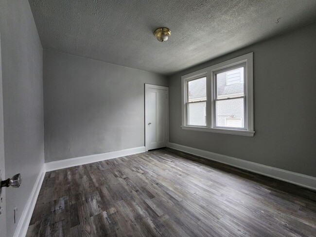 Building Photo - Lovely Home in Kennedy Heights