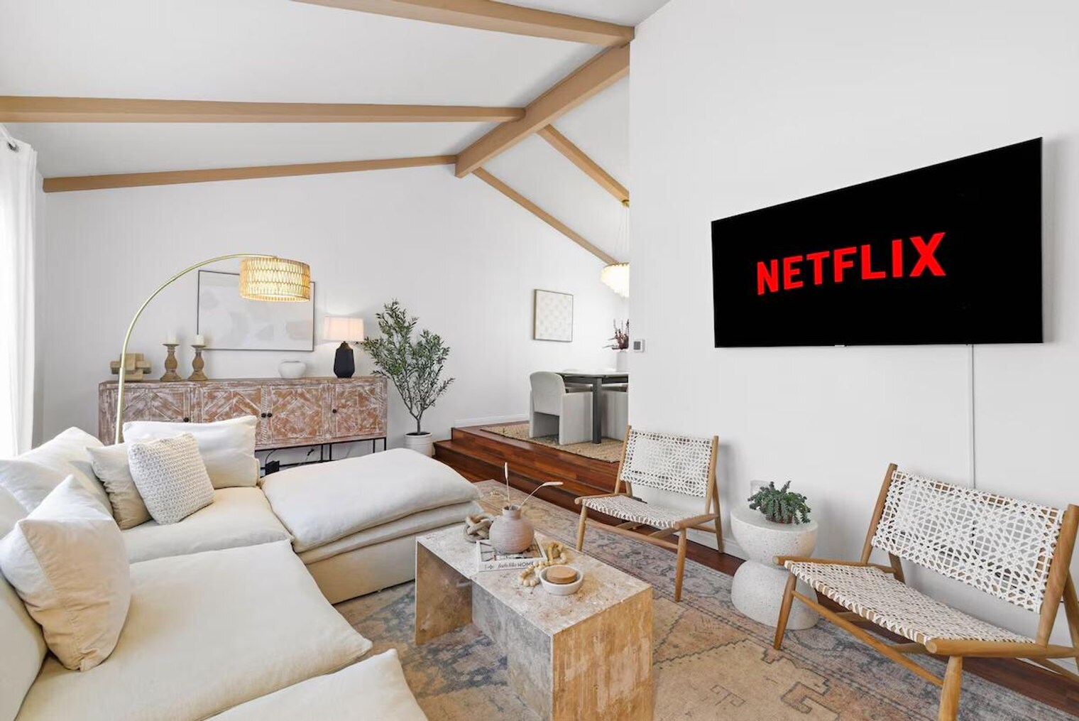 Building Photo - 14261 Mango Dr