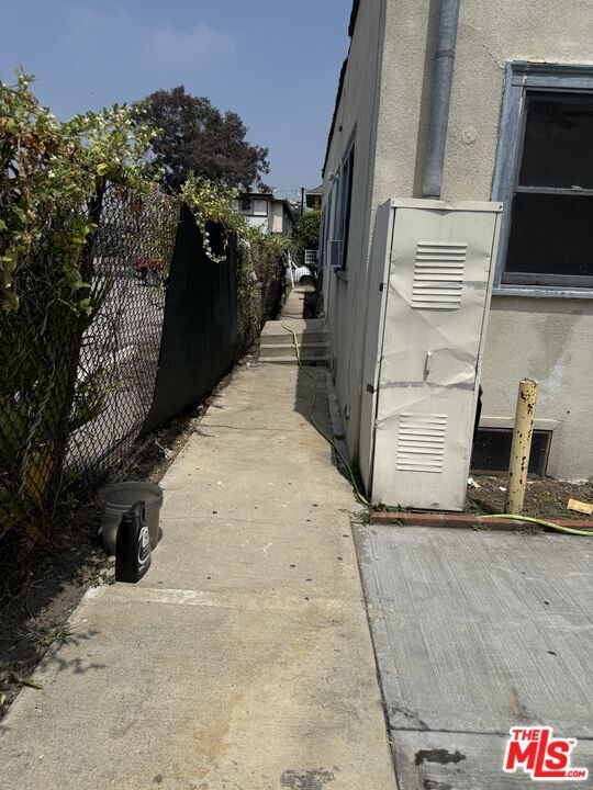Building Photo - 1444 W 25th St