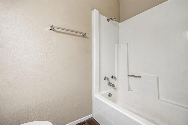 Building Photo - 5200 Nuckols Crossing Rd