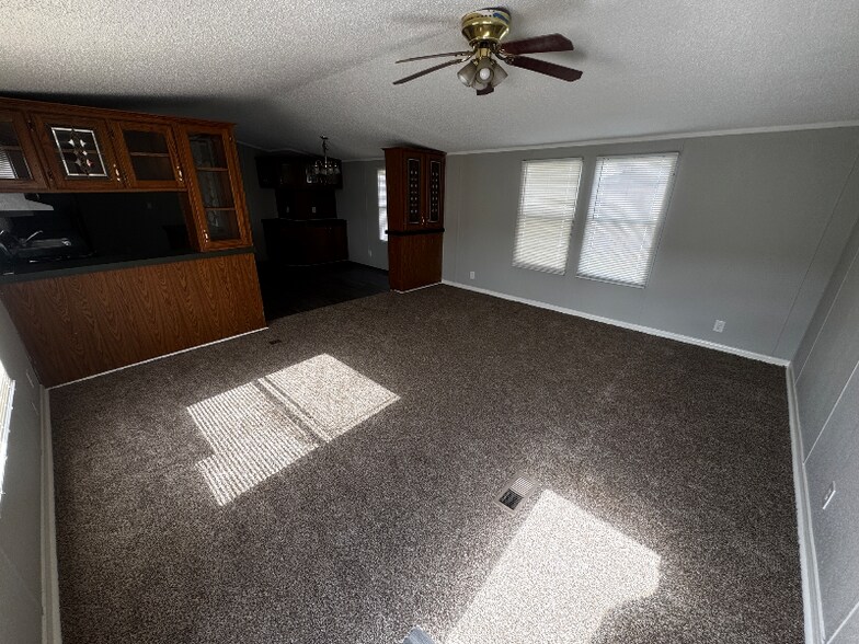 Building Photo - 141 Fox Meadow Dr