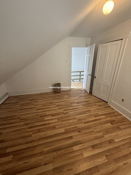 Building Photo - 66 Elm St