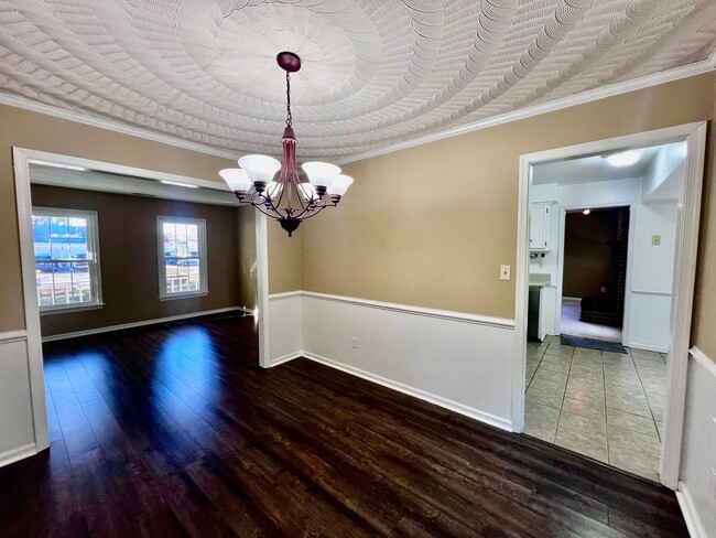 Building Photo - Welcome to this beautiful home in Salem La...