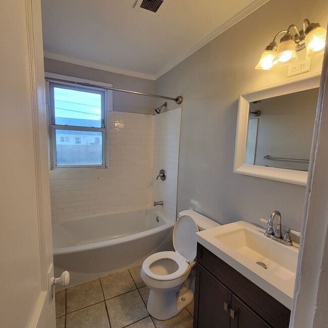 Building Photo - 1013 Garber St